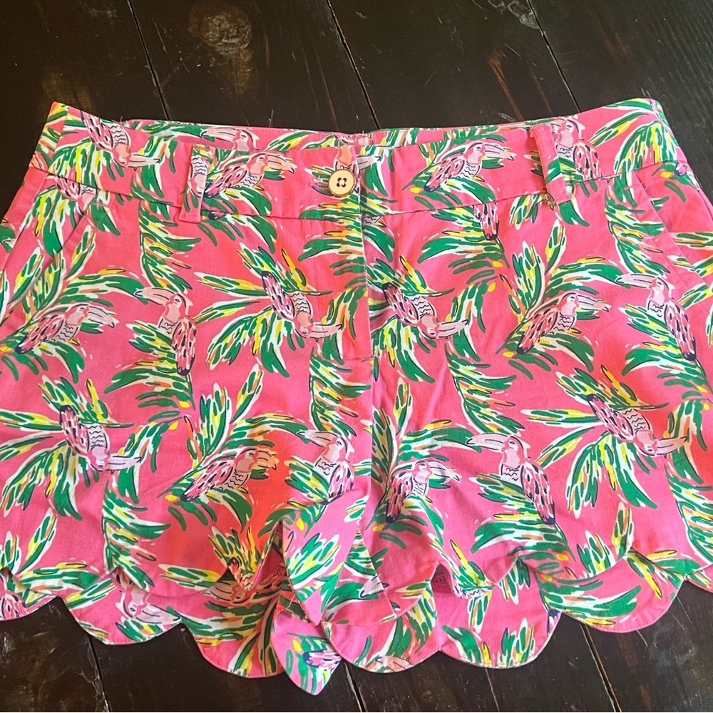 Crown & Ivy Pink and Green Scalloped Shorts - new without tags